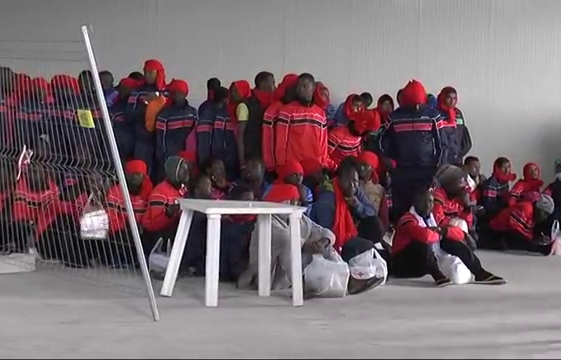 Foto-Sbarco-migranti-19.4.2017