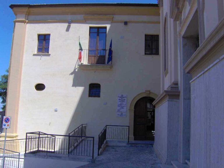 Foto-Garopoli-sede-del-comune