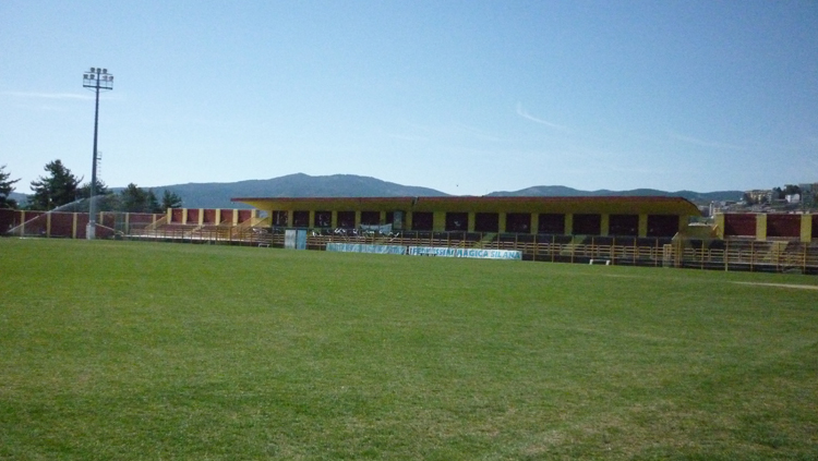 Stadio_Valentino_Mazzola_le_tribune