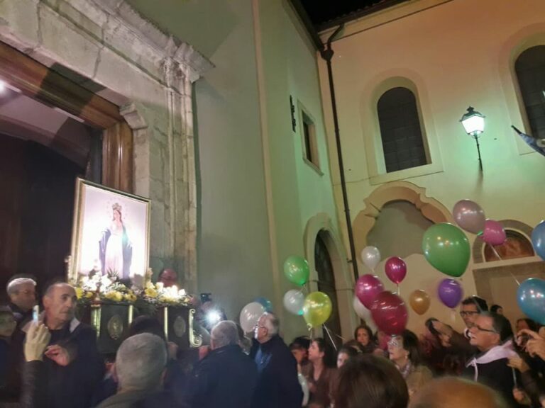 Foto-Madonna-Miracolo-a-San-Francesco