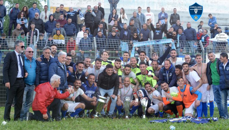 il_Corigliano_con_i_tre_trofei