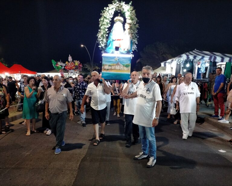 FOTO_PROCESSIONE_AL_LIDO_SANTANGELO_DI_ROSSANO