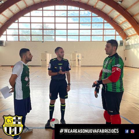 A_destra_il_portiere_Mario_Curatelo_N_Fabrizio_C5_10_22