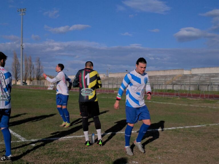 Algieri_e_altri_Giocatori_Rangers_Corigliano_14_01_23