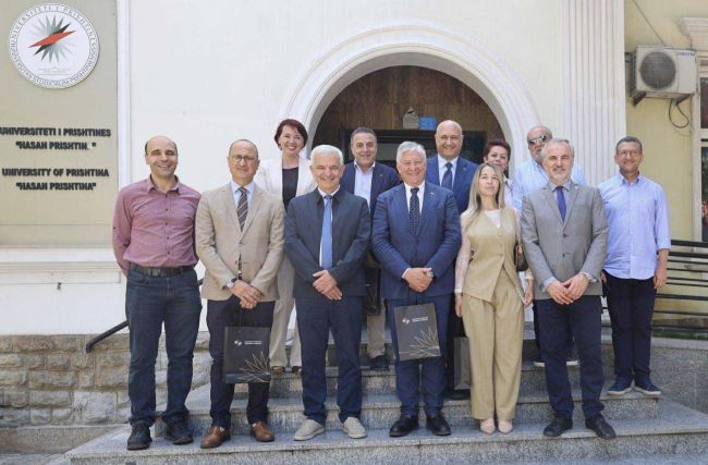delegazionepristina1