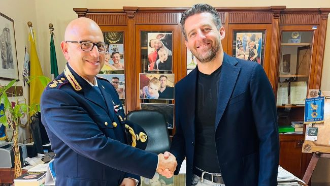 Dirigente-Polizia-Di-Stato