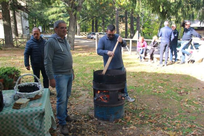 Sagra-della-Castagna-contrada-Baraccone-1